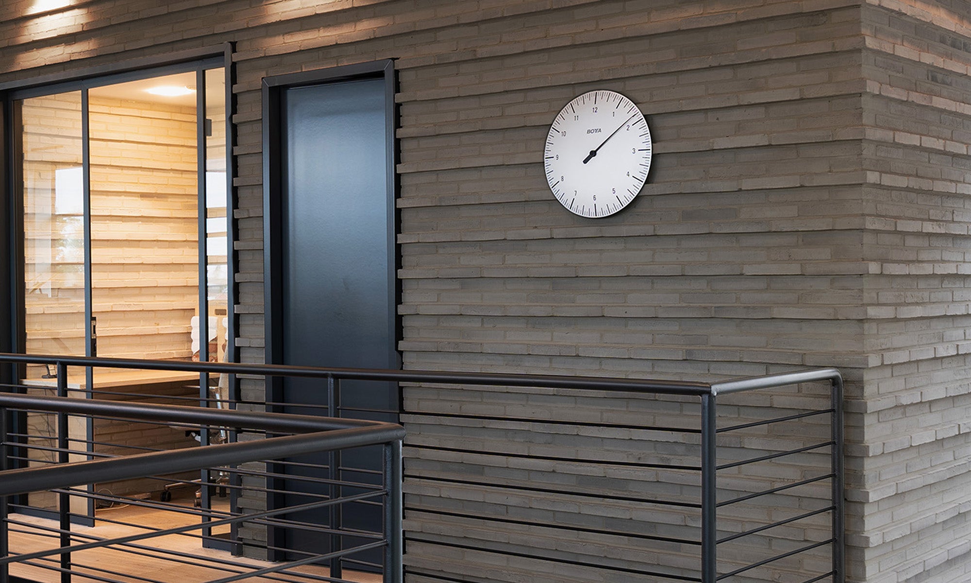 UNO LUMEN Wall Clock