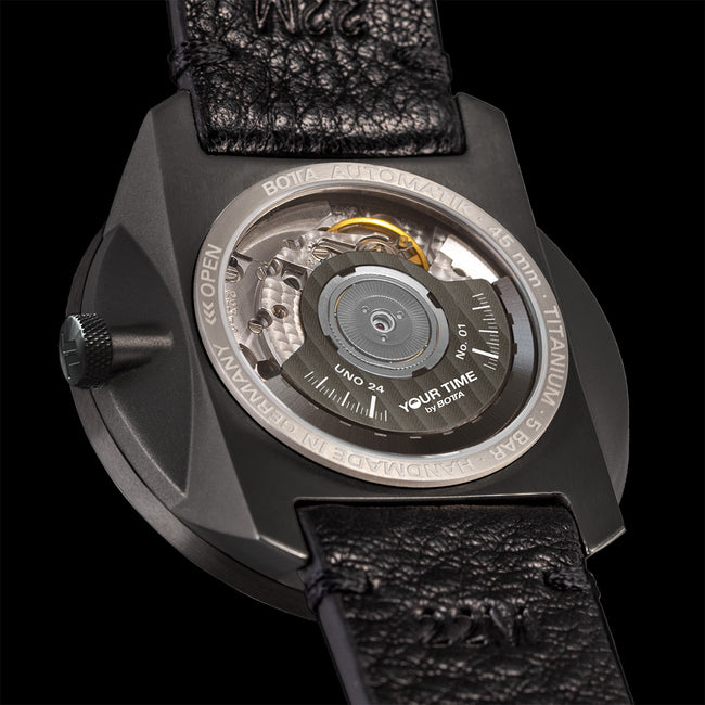 Advanced design in the new Tri-Titanium case