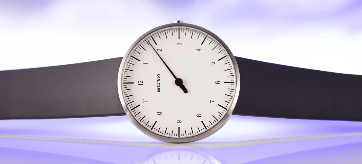 UNO One-hand Quartz watch