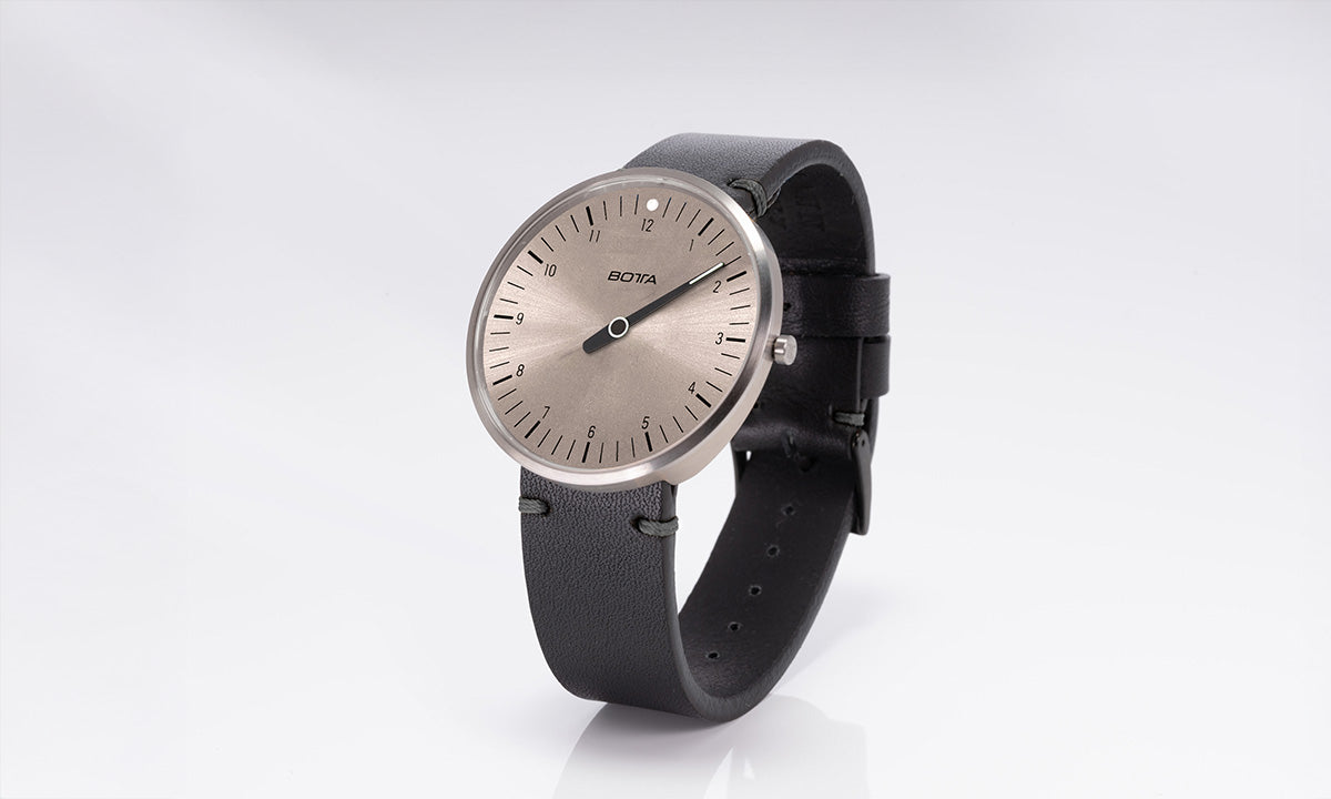 UNO Lumen quartz watch