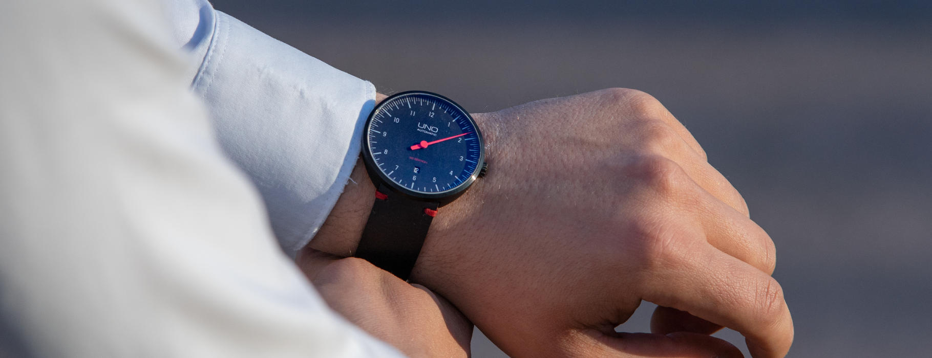 Hand sales watch automatic